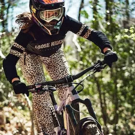 Loose Riders HERITAGE Women’s Long Sleeve MTB Shirt 7 Loose Riders HERITAGE Women’s Long Sleeve MTB Shirt - Image 5