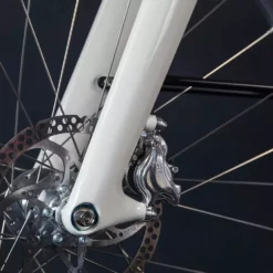 Schindelhauer Hannah- Naisten Sähköavusteinen Pyörä Hihnavedolla -Sähköpyörät myymälä naisten sahkopyora levyjarrut cura