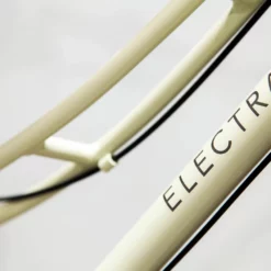 Electra Loft 7D – Creme Kevyt Naisten Pyörä Pystyllä Ajoasennolla -Sähköpyörät myymälä products electra loft vanilla 9 1