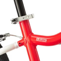 Woom 3 – Sininen -Sähköpyörät myymälä products lastenpyora woom kevyt runko 2