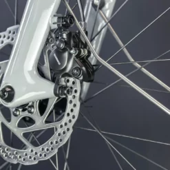 Schindelhauer Emil -Sähköpyörät myymälä shimano mt2000 hyrdaulijarrut emil scaled 1